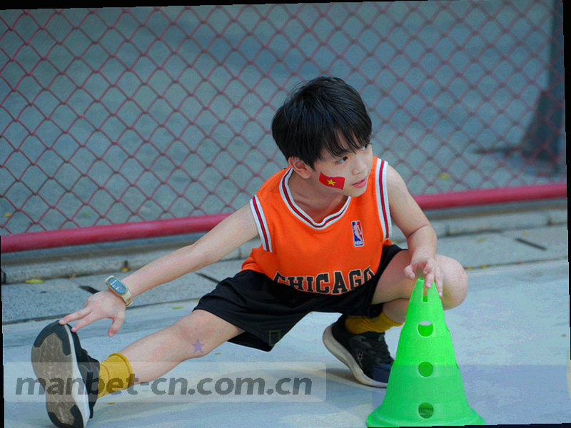 留言板与快速回复图标，代表问题反馈渠道的响应机制